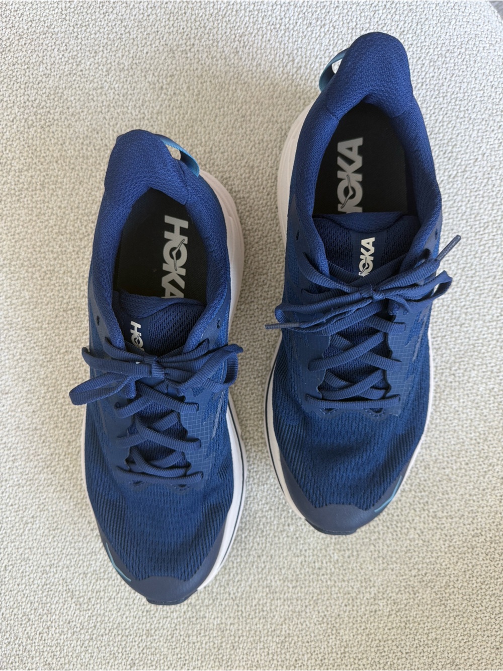 HOKA trail running Challenger 8, size 8 Midnight Blue